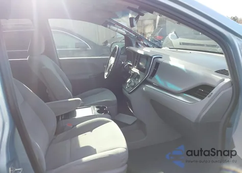 2015 Toyota Sienna Le 8 Passenger из США, поврежденный, VIN 5TDKK3DC1FS550015